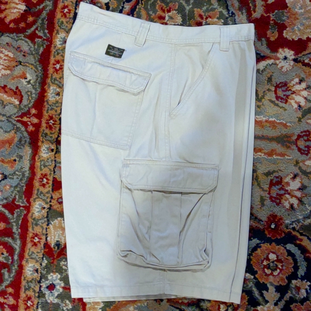 AEROPOSTALE CARGO SHORTS